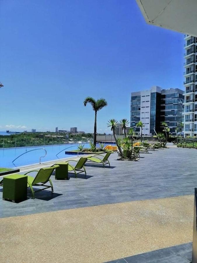 Mactan Newtown Beach Condo マクタン エクステリア 写真