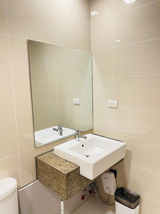 Mactan Newtown Beach Condo マクタン エクステリア 写真