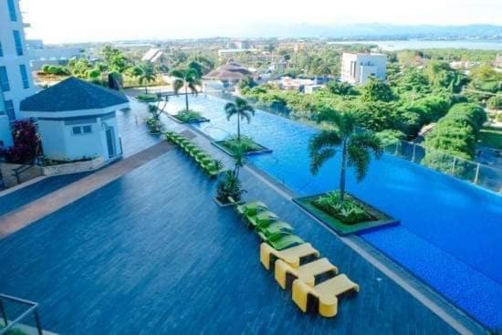 Mactan Newtown Beach Condo マクタン エクステリア 写真